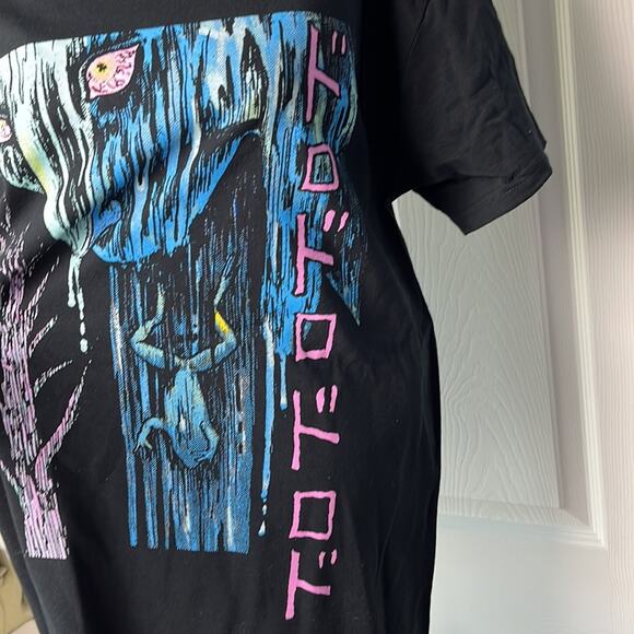 Junji Ito Miss Fuchi Pukes A Frog T-Shirt Black Small - Picture 3 of 6